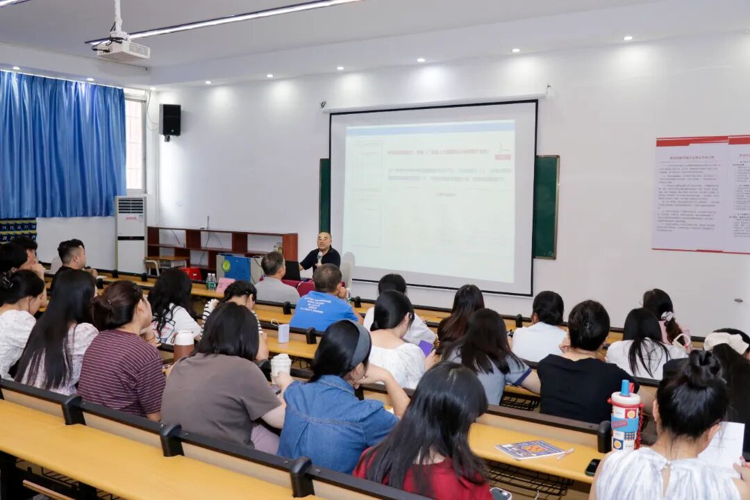 聚焦微课建设，赋能教师成长 | 我校举办微课比赛专题培训